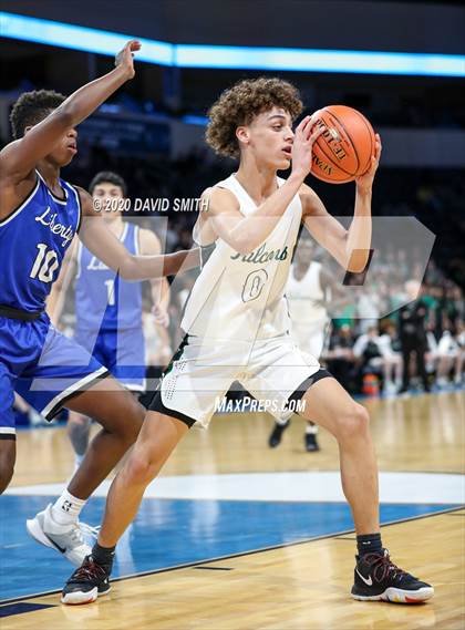 Thumbnail 3 in Liberty vs. Staley (MSHSAA Class 5 Sectional) photogallery.