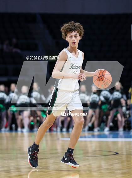 Thumbnail 3 in Liberty vs. Staley (MSHSAA Class 5 Sectional) photogallery.