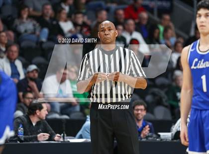 Thumbnail 2 in Liberty vs. Staley (MSHSAA Class 5 Sectional) photogallery.