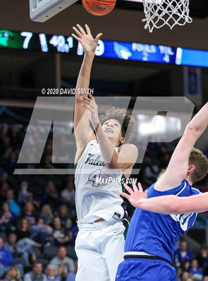 Thumbnail 1 in Liberty vs. Staley (MSHSAA Class 5 Sectional) photogallery.