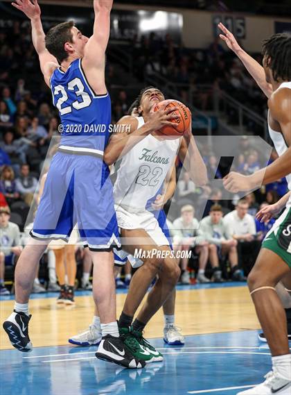 Thumbnail 2 in Liberty vs. Staley (MSHSAA Class 5 Sectional) photogallery.