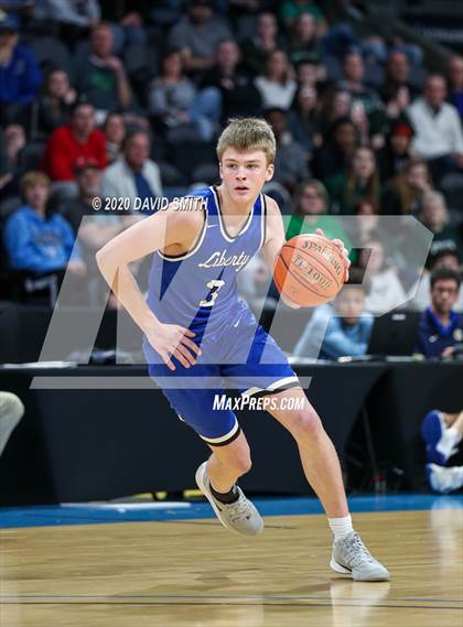 Thumbnail 2 in Liberty vs. Staley (MSHSAA Class 5 Sectional) photogallery.