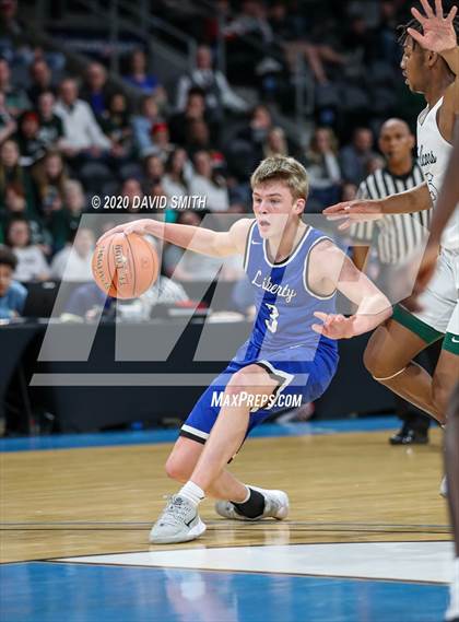 Thumbnail 2 in Liberty vs. Staley (MSHSAA Class 5 Sectional) photogallery.