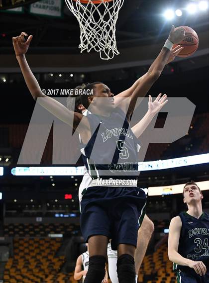 Thumbnail 2 in Lowell Catholic vs. Austin Prep (Good Sports Invitational) photogallery.