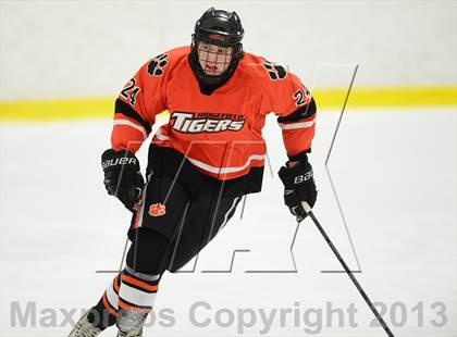 Thumbnail 3 in Ridgefield vs. St. Joseph (FCIAC Final) photogallery.