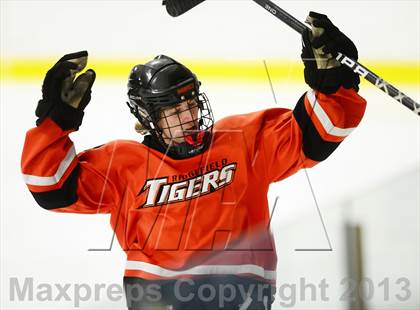 Thumbnail 2 in Ridgefield vs. St. Joseph (FCIAC Final) photogallery.
