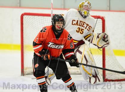 Thumbnail 2 in Ridgefield vs. St. Joseph (FCIAC Final) photogallery.