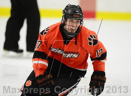 Thumbnail 2 in Ridgefield vs. St. Joseph (FCIAC Final) photogallery.