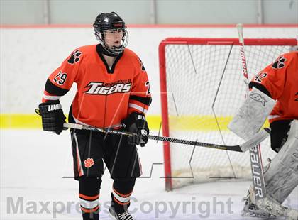 Thumbnail 1 in Ridgefield vs. St. Joseph (FCIAC Final) photogallery.