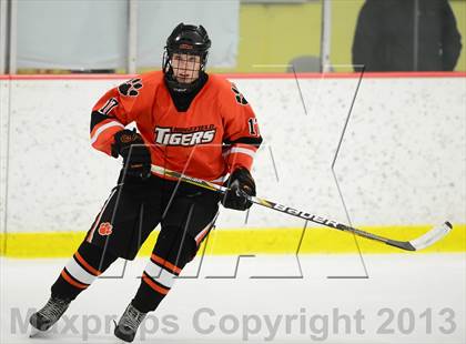 Thumbnail 3 in Ridgefield vs. St. Joseph (FCIAC Final) photogallery.
