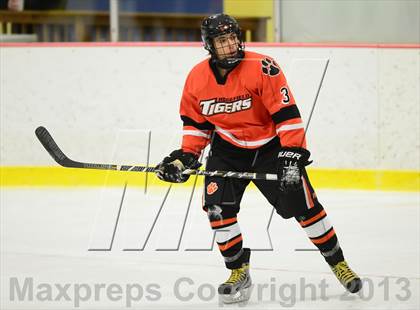Thumbnail 2 in Ridgefield vs. St. Joseph (FCIAC Final) photogallery.