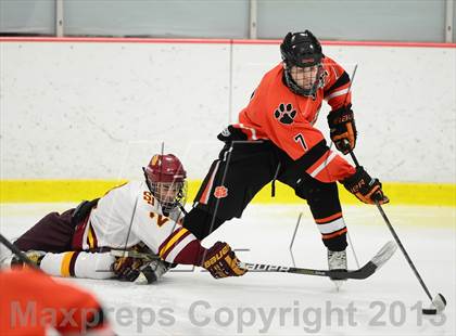 Thumbnail 1 in Ridgefield vs. St. Joseph (FCIAC Final) photogallery.
