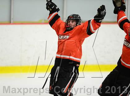 Thumbnail 1 in Ridgefield vs. St. Joseph (FCIAC Final) photogallery.