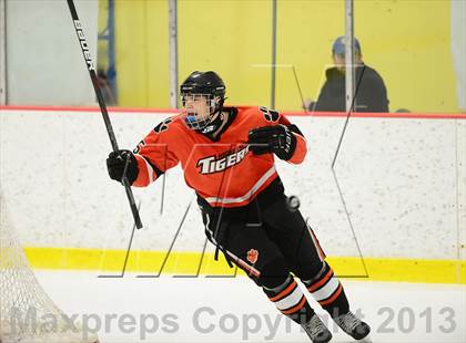 Thumbnail 3 in Ridgefield vs. St. Joseph (FCIAC Final) photogallery.