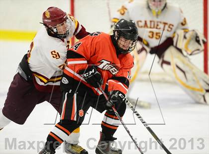 Thumbnail 3 in Ridgefield vs. St. Joseph (FCIAC Final) photogallery.