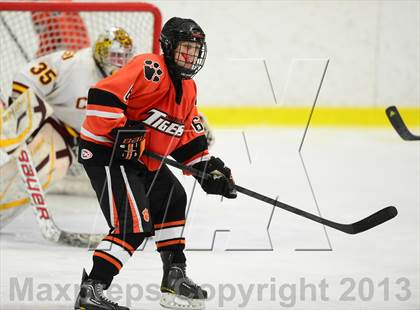 Thumbnail 3 in Ridgefield vs. St. Joseph (FCIAC Final) photogallery.
