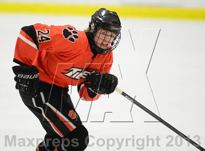 Thumbnail 1 in Ridgefield vs. St. Joseph (FCIAC Final) photogallery.