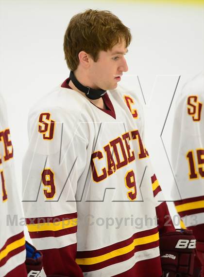 Thumbnail 2 in Ridgefield vs. St. Joseph (FCIAC Final) photogallery.