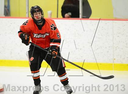 Thumbnail 2 in Ridgefield vs. St. Joseph (FCIAC Final) photogallery.