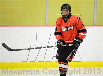 Thumbnail 3 in Ridgefield vs. St. Joseph (FCIAC Final) photogallery.