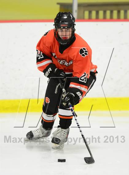 Thumbnail 1 in Ridgefield vs. St. Joseph (FCIAC Final) photogallery.