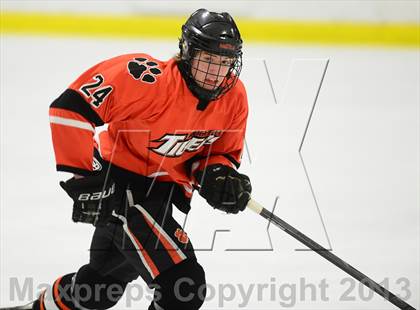 Thumbnail 2 in Ridgefield vs. St. Joseph (FCIAC Final) photogallery.