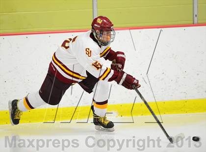 Thumbnail 3 in Ridgefield vs. St. Joseph (FCIAC Final) photogallery.