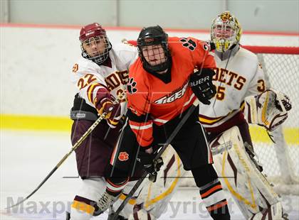 Thumbnail 2 in Ridgefield vs. St. Joseph (FCIAC Final) photogallery.
