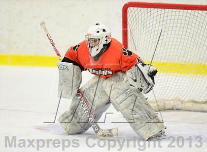 Thumbnail 3 in Ridgefield vs. St. Joseph (FCIAC Final) photogallery.