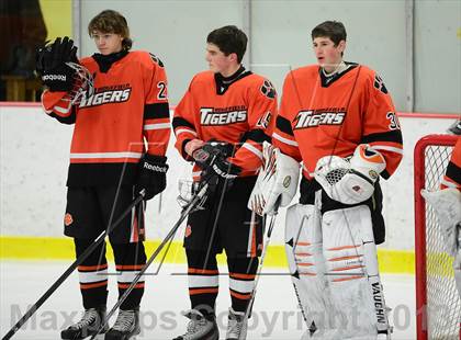 Thumbnail 1 in Ridgefield vs. St. Joseph (FCIAC Final) photogallery.