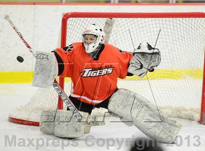 Thumbnail 2 in Ridgefield vs. St. Joseph (FCIAC Final) photogallery.