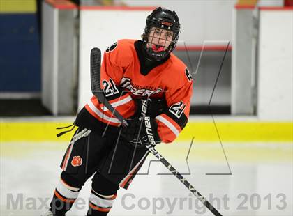 Thumbnail 3 in Ridgefield vs. St. Joseph (FCIAC Final) photogallery.