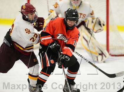 Thumbnail 1 in Ridgefield vs. St. Joseph (FCIAC Final) photogallery.
