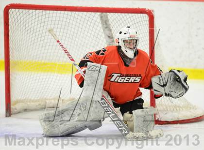 Thumbnail 1 in Ridgefield vs. St. Joseph (FCIAC Final) photogallery.