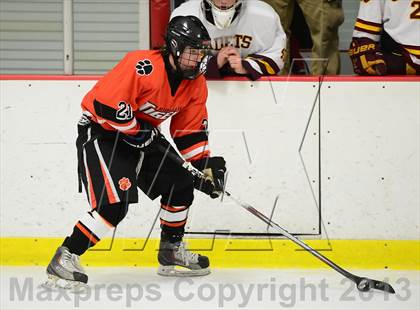 Thumbnail 3 in Ridgefield vs. St. Joseph (FCIAC Final) photogallery.