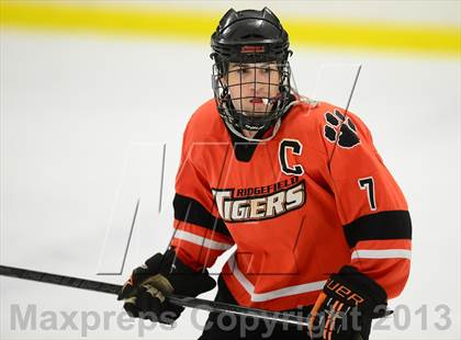 Thumbnail 3 in Ridgefield vs. St. Joseph (FCIAC Final) photogallery.