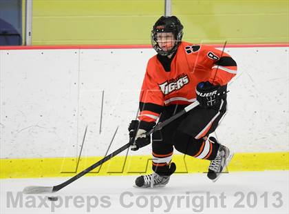 Thumbnail 3 in Ridgefield vs. St. Joseph (FCIAC Final) photogallery.