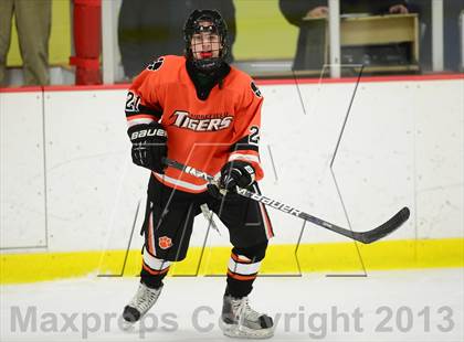 Thumbnail 3 in Ridgefield vs. St. Joseph (FCIAC Final) photogallery.