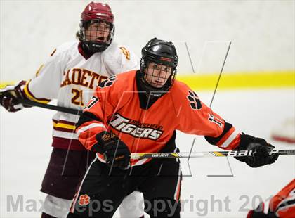 Thumbnail 1 in Ridgefield vs. St. Joseph (FCIAC Final) photogallery.