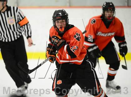 Thumbnail 1 in Ridgefield vs. St. Joseph (FCIAC Final) photogallery.