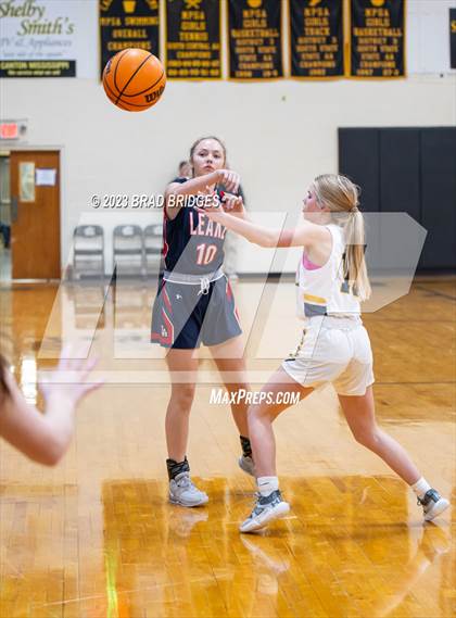 Thumbnail 3 in Leake Academy vs. Washington photogallery.