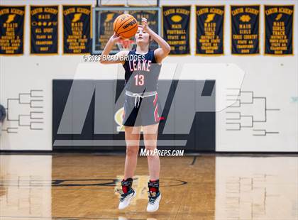 Thumbnail 2 in Leake Academy vs. Washington photogallery.
