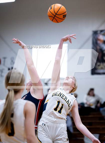 Thumbnail 1 in Leake Academy vs. Washington photogallery.