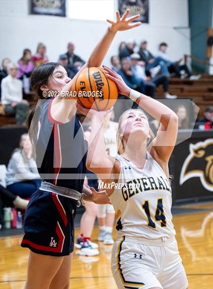 Thumbnail 3 in Leake Academy vs. Washington photogallery.