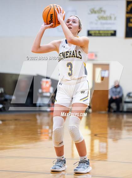 Thumbnail 2 in Leake Academy vs. Washington photogallery.