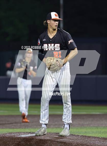 Thumbnail 2 in Rockwall vs. Mansfield (UIL 6A Area Playoff) photogallery.