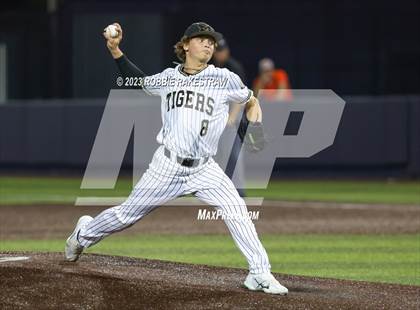 Thumbnail 1 in Rockwall vs. Mansfield (UIL 6A Area Playoff) photogallery.