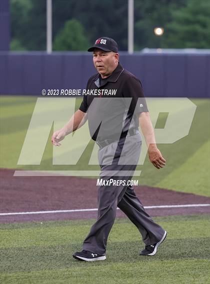 Thumbnail 1 in Rockwall vs. Mansfield (UIL 6A Area Playoff) photogallery.