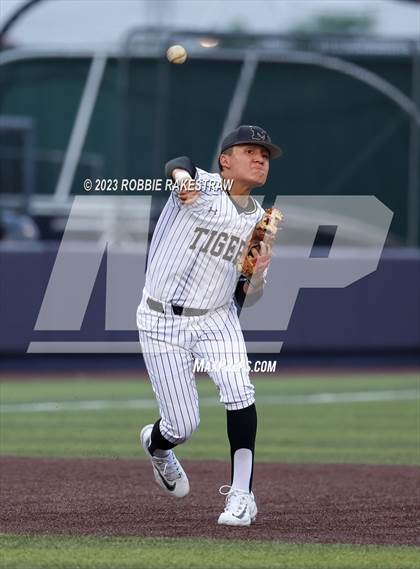 Thumbnail 3 in Rockwall vs. Mansfield (UIL 6A Area Playoff) photogallery.