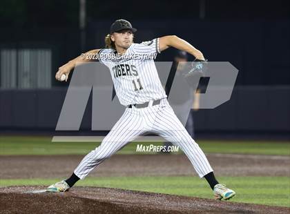 Thumbnail 3 in Rockwall vs. Mansfield (UIL 6A Area Playoff) photogallery.